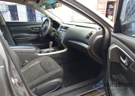 2015 Nissan Altima 2.5 S z USA, uszkodzony, nr VIN 1N4AL3AP9FC417929